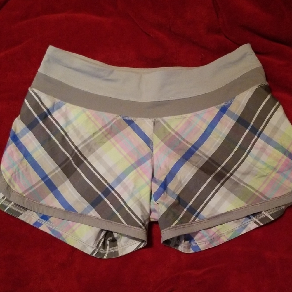 Lululemon Groovy Run shorts